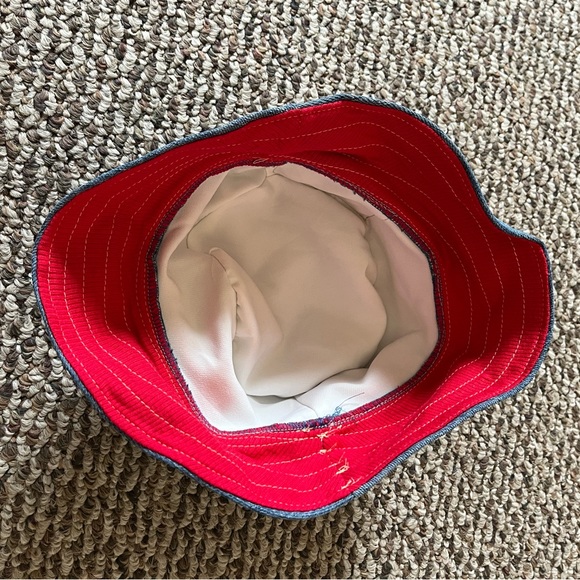 Levi’s Bucket Hat - Picture 3 of 5